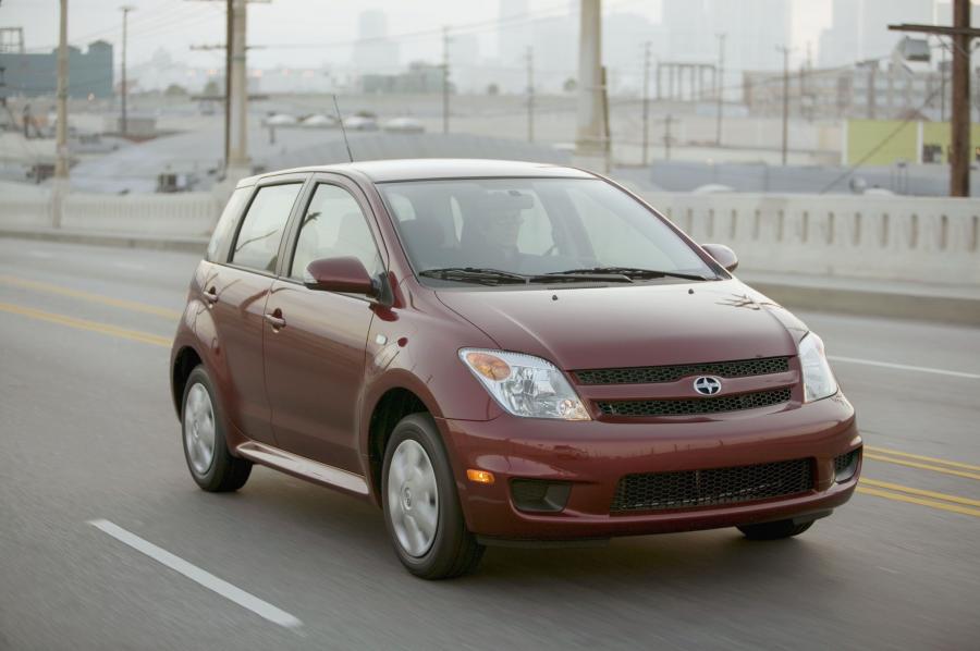  Scion xA 2006 года  (фото 8 из 21)